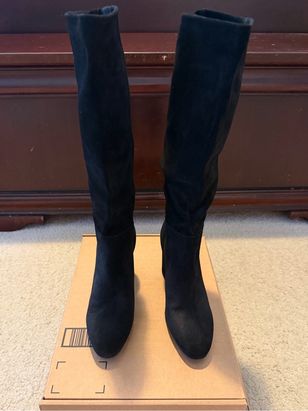 NWOB Women’s Chinese Laundry Krafty Black Suede Knee-High Boots size 7.5